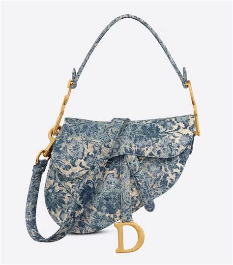 dior saddle bag carrie bradshaw|saddle bag started where.